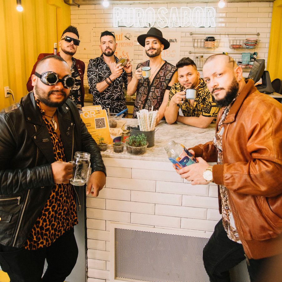 La Fragua en un bar